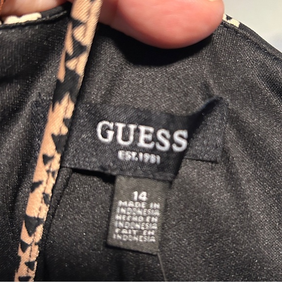 NWT / GUESS / Leaf Print Sheath Dress - Picture 5 of 9